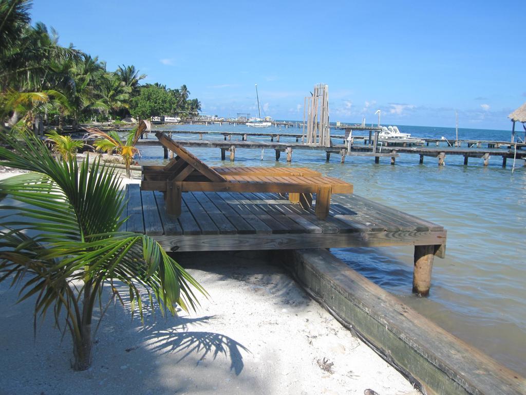Villa Carolyn'S House Caye Caulker Esterno foto