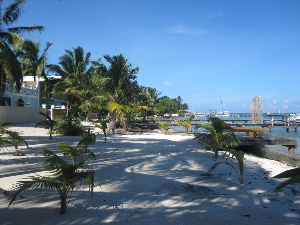 Villa Carolyn'S House Caye Caulker Esterno foto