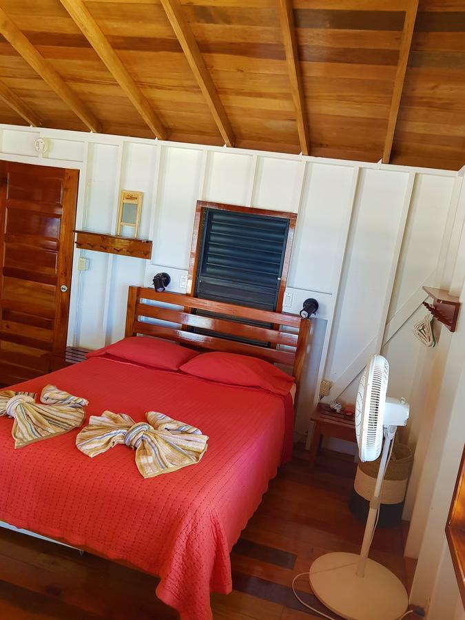 Villa Carolyn'S House Caye Caulker Esterno foto